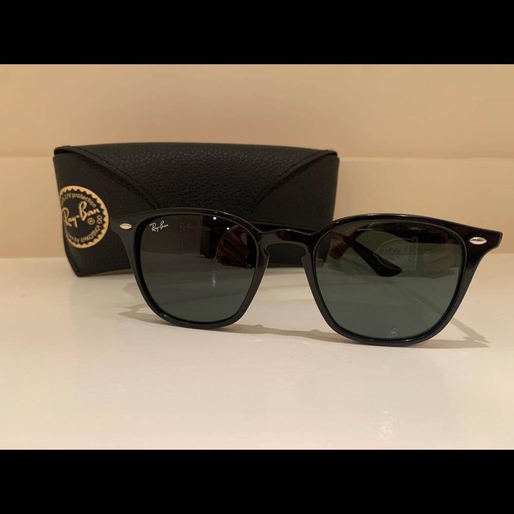 Ray-Ban Sunglasses RB4258